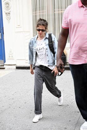 Actress Kristen Stewart is spotted leaving an apartment in New York City as she continues her press tour for The Wrong Girls Featuring: Kristen Stewart Where: New York City, New York, United States When: 13 Aug 2026 Credit: Elder Ordonez INSTARimages EDITORIAL USE ONLY. NOT FOR USE BY NEWSPAPERS BASED IN THE UK. Copyright: xx instar55915034