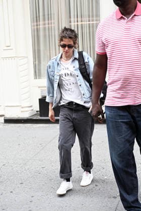 Actress Kristen Stewart is spotted leaving an apartment in New York City as she continues her press tour for The Wrong Girls Featuring: Kristen Stewart Where: New York City, New York, United States When: 13 Aug 2026 Credit: Elder Ordonez INSTARimages EDITORIAL USE ONLY. NOT FOR USE BY NEWSPAPERS BASED IN THE UK. Copyright: xx instar55915039
