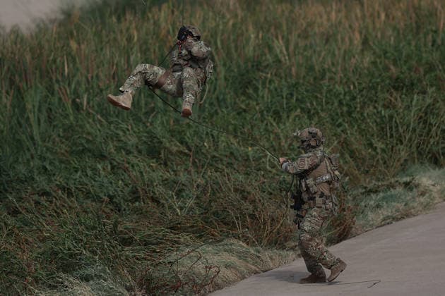 Mexican and US forces conduct joint binational security exercise along border EL PASO, TEXAS, US - AUGUST 13: Mexican and US military and law enforcement personnel take part in a joint binational security exercise along the border between Ciudad Juarez, Mexico, and El Paso, Texas, United States on August 13, 2026. The bilateral operation featured simultaneous deployments on both sides of the Rio Grande, incorporating specialized tactical units and low-flying helicopters to demonstrate rapid-response capabilities and strategic coordination against potential border threats. Christian Torres Anadolu Texas United States. Editorial use only. Please get in touch for any other usage.  Copyright: x2026xAnadoluxChristianxTorresx