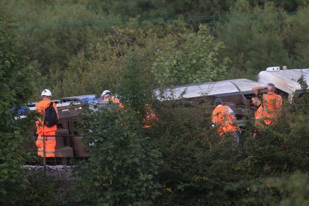 August 13, 2026, Lewes, East Sussex, UK: Lewes, UK. Emergency services at the scene where a train has derailed between Cooksbridge and Lewes in East Sussex, England Lewes UK  - ZUMAl94_ 20260813_zaf_l94_066 Copyright: xMarcinxNowakx