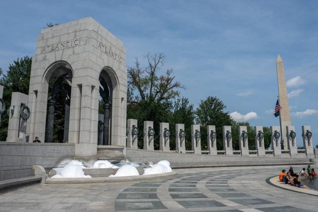 August 13, 2026, Washington, District of Columbia, United States: Vandals poured bubble soap and painted graffiti on the World War II Memorial in Washington, D.c. on August 13, 2026. Washington United States - ZUMAl312 20260813_znp_l312_007 Copyright: xAndrewxLeydenx