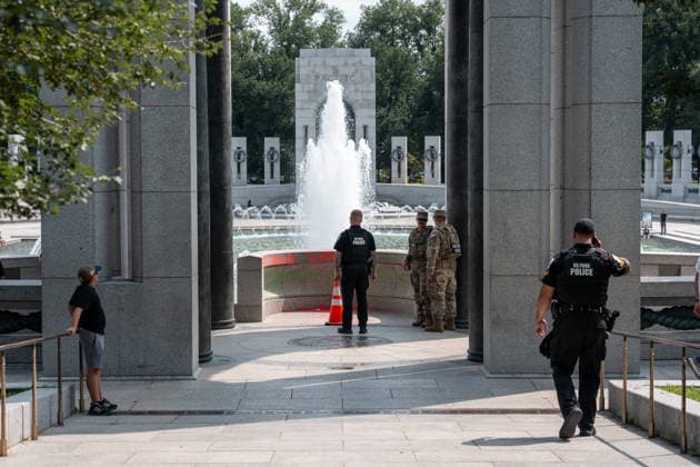 August 13, 2026, Washington, District of Columbia, United States: Vandals poured bubble soap and painted graffiti on the World War II Memorial in Washington, D.c. on August 13, 2026. Washington United States  - ZUMAl312 20260813_znp_l312_014 Copyright: xAndrewxLeydenx