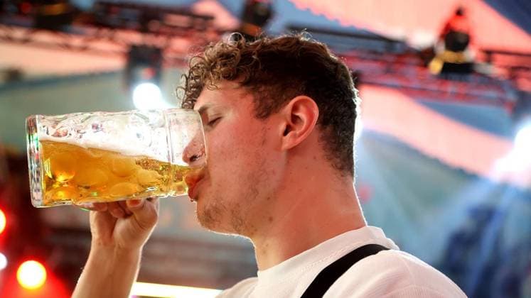 Malle-Nacht in der Bayernhalle auf der Cranger Cirmes in Herne ** NUR FÜR REDAKTIONELLE ZWECKE ** EDITORIAL USE ONLY **<p>Malle-Nacht am Donnerstag den 13.August 2026 in der Bayernhalle auf der Cranger Cirmes in Herne Foto : Frank Oppitz FUNKE Foto Services< p> Bun Deutschland NRW Herne Copyright: FrankxOppitz *** Malle Night at the Bayernhalle during the Cranger Cirmes in Herne ** FOR EDITORIAL USE ONLY ** EDITORIAL USE ONLY ** p Malle Night on Thursday, August 13, 2026, at the Bayernhalle during the Cranger Cirmes in Herne Photo by Frank Oppitz, FUNKE Photo Services p Bun Germany NRW Herne Copyright FrankxOppitz Copyright: FrankxOppitz doc875ae4z9i1we2vflfvy ,EDITORIAL USE ONLY