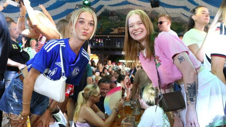 Malle-Nacht in der Bayernhalle auf der Cranger Cirmes in Herne ** NUR FÜR REDAKTIONELLE ZWECKE ** EDITORIAL USE ONLY **<p>Malle-Nacht am Donnerstag den 13.August 2026 in der Bayernhalle auf der Cranger Cirmes in Herne Foto : Frank Oppitz FUNKE Foto Services< p> Bun Deutschland NRW Herne Copyright: FrankxOppitz *** Malle Night at the Bayernhalle during the Cranger Cirmes in Herne ** FOR EDITORIAL USE ONLY ** EDITORIAL USE ONLY ** p Malle Night on Thursday, August 13, 2026, at the Bayernhalle during the Cranger Cirmes in Herne Photo by Frank Oppitz, FUNKE Photo Services p Bun Germany NRW Herne Copyright FrankxOppitz Copyright: FrankxOppitz doc875aepovp9i1aguaajck ,EDITORIAL USE ONLY