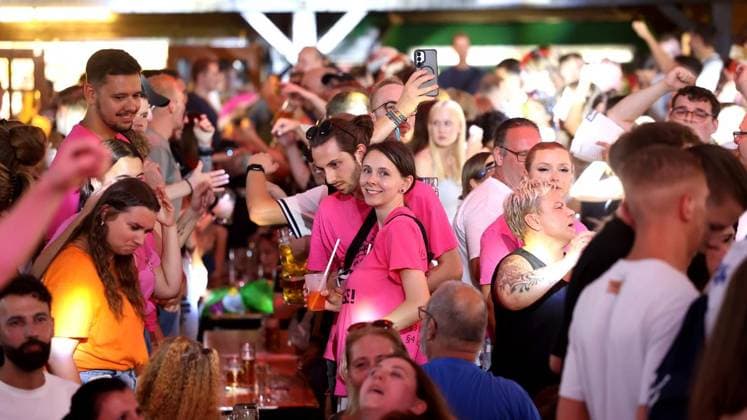Malle-Nacht in der Bayernhalle auf der Cranger Cirmes in Herne ** NUR FÜR REDAKTIONELLE ZWECKE ** EDITORIAL USE ONLY **<p>Malle-Nacht am Donnerstag den 13.August 2026 in der Bayernhalle auf der Cranger Cirmes in Herne Foto : Frank Oppitz FUNKE Foto Services< p> Bun Deutschland NRW Herne Copyright: FrankxOppitz *** Malle Night at the Bayernhalle during the Cranger Cirmes in Herne ** FOR EDITORIAL USE ONLY ** EDITORIAL USE ONLY ** p Malle Night on Thursday, August 13, 2026, at the Bayernhalle during the Cranger Cirmes in Herne Photo by Frank Oppitz, FUNKE Photo Services p Bun Germany NRW Herne Copyright FrankxOppitz Copyright: FrankxOppitz doc875aepuai7l1axw11je5 ,EDITORIAL USE ONLY