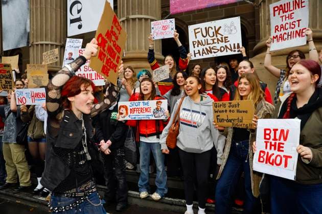 Students Protest Against One Nation in Melbourne, Australia – 13 Aug 2026 Protesters chant slogans during the rally. Thousands of university and high school students marched through Melbourne’s CBD as part of a nationwide student protest against Pauline Hanson and One Nation. Organisers said the action was aimed at opposing the party’s policies and political views and raising concerns about the growing support for One Nation. The protest comes as One Nation campaigns in Victoria ahead of the 2026 Victorian state election, with Hanson leading the party’s campaign. Melbourne Australia Copyright: xYexMyoxKhantx xSOPAxImagesx Ye-Myo-Khant-1441821