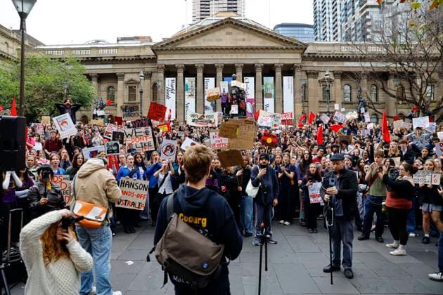 Students Protest Against One Nation in Melbourne, Australia – 13 Aug 2026 Protesters gather during an anti-One Nation protest. Thousands of university and high school students marched through Melbourne’s CBD as part of a nationwide student protest against Pauline Hanson and One Nation. Organisers said the action was aimed at opposing the party’s policies and political views and raising concerns about the growing support for One Nation. The protest comes as One Nation campaigns in Victoria ahead of the 2026 Victorian state election, with Hanson leading the party’s campaign. Melbourne Australia Copyright: xYexMyoxKhantx xSOPAxImagesx Ye-Myo-Khant-1441850