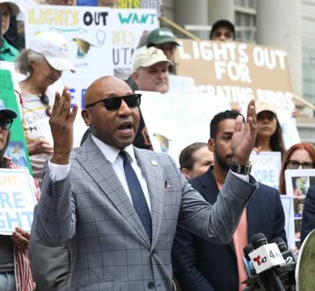 August 13, 2026, New York, New York, USA: Queens Borough President DONOVAN RICHARDS and supporters of the NYC Bird Alliance gather outside City Hall to demand the passage of Lights Out legislation. The bill, dubbed Flaco s Law, aims to curb commercial night lighting to protect over 250,000 migratory birds from fatal building collisions in New York City annually. New York USA  - ZUMAk03_ 20260813_zaf_k03_028 Copyright: xNancyxKaszermanx