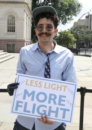 August 13, 2026, New York, New York, USA: Artist CALICHO supports the NYC Bird Alliance outside City Hall to demand the passage of Lights Out legislation. The bill, dubbed Flaco s Law, aims to curb commercial night lighting to protect over 250,000 migratory birds from fatal building collisions in New York City annually. New York USA - ZUMAk03_ 20260813_zaf_k03_049 Copyright: xNancyxKaszermanx