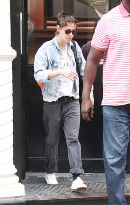 Actress Kristen Stewart is spotted leaving an apartment in New York City as she continues her press tour for The Wrong Girls Featuring: Kristen Stewart Where: New York City, New York, United States When: 13 Aug 2026 Credit: Roger Wong INSTARimages EDITORIAL USE ONLY. NOT FOR USE BY NEWSPAPERS BASED IN THE UK. Copyright: xx instar55915735