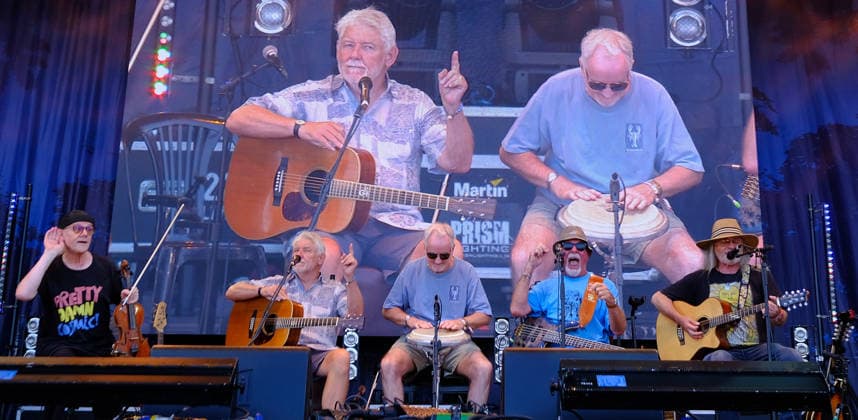 Fairport Convention.Fairport Cropredy Convention. Cropredy.UK.13 08 2026.B5776. Fairport Convention Simon Nicol, Chris Leslie, Dave Pegg, Ric Sanders & Dave Mattacks Starting their yearly festival Fairport Cropredy Festival. Fairport Convention.Fairport Cropredy Convention. Cropredy.UK.13 08 2026.B5776. Fairport Convention Simon Nicol, Chris Leslie, Dave Pegg, Ric Sanders & Dave Mattacks Starting their yearly festival Fairport Cropredy Festival., Credit:Charlie Bryan Charlie Bryan - B5776 Avalon  Copyright: xCharliexBryanx xCharliexBryanx-xB5776x xAvalonx 1122798988