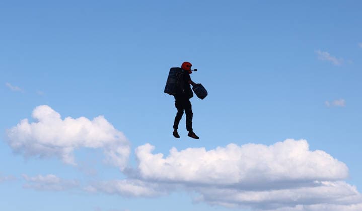 PACIFIC AIRSHOW, Performers in Gravity jet suits are seen during The Pacific Airshow Gold Coast in Surfers Paradise, Queensland, Friday, August 14, 2026. ( NO ARCHIVING Surfers Paradise Queensland AUSTRALIA  Copyright: xx 20260814113503468718