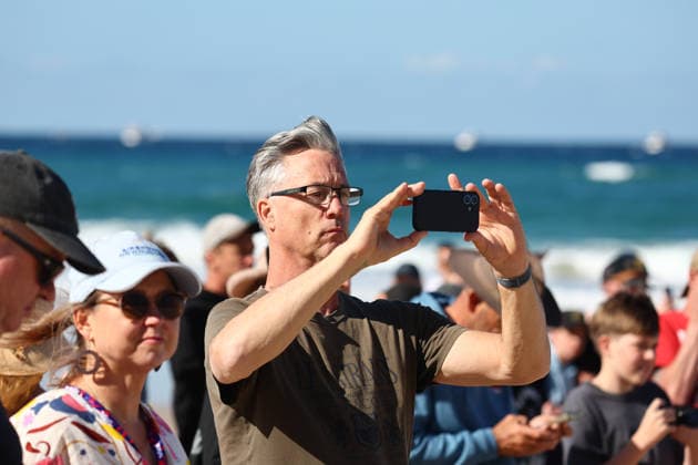 PACIFIC AIRSHOW, Spectators during The Pacific Airshow Gold Coast in Surfers Paradise, Queensland, Friday, August 14, 2026. ( NO ARCHIVING Surfers Paradise Queensland AUSTRALIA  Copyright: xJASONxO BRIENx 20260814198820625574