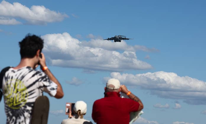 PACIFIC AIRSHOW, A C17 flies over the beach during The Pacific Airshow Gold Coast in Surfers Paradise, Queensland, Friday, August 14, 2026. ( NO ARCHIVING Surfers Paradise Queensland AUSTRALIA  Copyright: xx 20260814154865699704