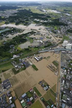 Aftermath of torrential rain in eastern Japan Photo taken from a Kyodo News helicopter on Aug. 14, 2026, shows flooding in Oamishirasato, Chiba Prefecture, east of Tokyo, after torrential rain overnight. Japan s weather agency issued its highest Level 5 warning for downpours in parts of the prefecture.  A14AA0005625741P