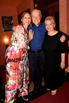 Corinna Binzer Schauspielerin Heinz- Josef Braun Schauspieler Johanna Bittenbinder Schauspielerin Muenchen 13.08.2029 Bayerischer Hof Komoedie Premiere Ein total verrückter Sommernachtstraum Foto Muenchen *** Corinna Binzer, actress; Heinz Josef Braun, actor; Johanna Bittenbinder, actress; Munich, August 13, 2029; Bayerischer Hof; Comedy; Premiere; *A Totally Crazy Midsummer Night s Dream*; Photo: Munich
