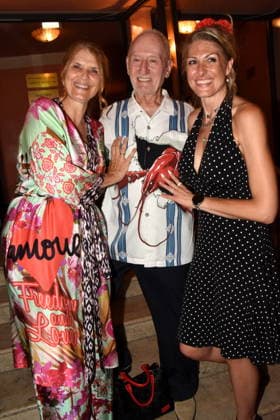 Corinna Binzer Schauspielerin Darsteller Sepp Schauer, Schauspieler Miriam Binzer Tochter Muenchen 13.08.2029 Bayerischer Hof Komoedie Premiere Ein total verrückter Sommernachtstraum Foto Muenchen *** Corinna Binzer, actress; Sepp Schauer, actor; Miriam Binzer, daughter; Munich, August 13, 2029; Bayerischer Hof; comedy premiere; *A Totally Crazy Midsummer Night s Dream*; photo: Munich