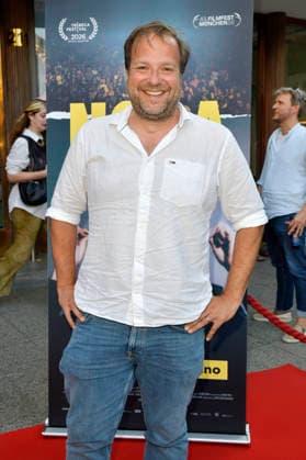 Alexander Glehr bei der Premiere des Dokumentarfilms Noga im Cinema Paris. Berlin, 13.08.2026 *** Alexander Glehr at the premiere of the documentary *Noga* at Cinema Paris Berlin, August 13, 2026 Foto:xM.xBehrensx xFuturexImagex noga_6813
