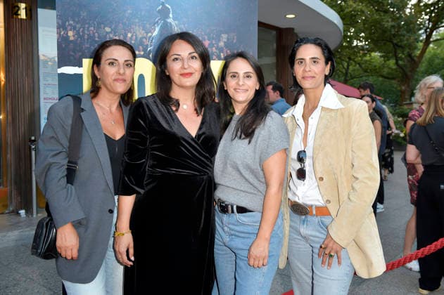 Tuna Tekkal, Düzen Tekkal, Tezcan Tekkal und Tülin Tekkal bei der Premiere des Dokumentarfilms Noga im Cinema Paris. Berlin, 13.08.2026 *** Tuna Tekkal, Düzen Tekkal, Tezcan Tekkal, and Tülin Tekkal at the premiere of the documentary *Noga* at Cinema Paris Berlin, August 13, 2026 Foto:xM.xBehrensx xFuturexImagex noga_6834