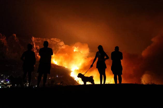 Wildfire near Omis: Large numbers of tourists and residents evacuated as firefighters face sleepless night A large wildfire that broke out on August 13, 2026 in the village of Lokva Rogoznica near Omis, Croatia was out of control, with flames dangerously close to homes, prompting the evacuation of residents. All available firefighting forces are on the ground, working at maximum capacity to protect homes and other buildings.  IvanaxIvanovic PIXSELL