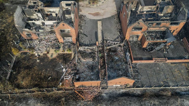 Wildfires destroy homes near Birmingham in Stourbridge STOURBRIDGE, UNITED KINGDOM - AUGUST 14: Homes destroyed by wildfires are seen in Stourbridge, United Kingdom, on August 14, 2026, a day after the fires broke out and swept through residential areas. Ioannis Alexopoulos Anadolu Stourbridge United Kingdom. Editorial use only. Please get in touch for any other usage.  Copyright: x2026xAnadoluxIoannisxAlexopoulosx