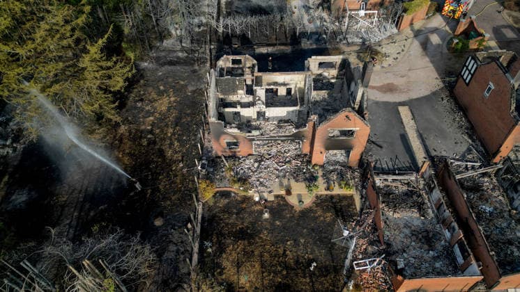 Wildfires destroy homes near Birmingham in Stourbridge STOURBRIDGE, UNITED KINGDOM - AUGUST 14: Homes destroyed by wildfires are seen in Stourbridge, United Kingdom, on August 14, 2026, a day after the fires broke out and swept through residential areas. Ioannis Alexopoulos Anadolu Stourbridge United Kingdom. Editorial use only. Please get in touch for any other usage.  Copyright: x2026xAnadoluxIoannisxAlexopoulosx