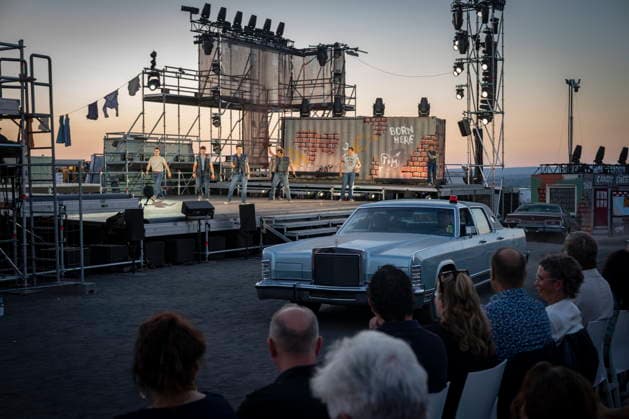 13.08.2026, Saarland, Ensdorf. Die West Side Story feiert am Donnerstagabend am Saarpolygon im Rahmen der diesjährigen Opernfestspiele mit zahlreichen Ehrengästen aus Politik, Kultur und Wirtschaft Premiere. *** August 13, 2026, Saarland, Ensdorf: *West Side Story* will premiere on Thursday evening at the Saarpolygon as part of this year’s opera festival, with numerous distinguished guests from the worlds of politics, culture, and business in attendance. bub