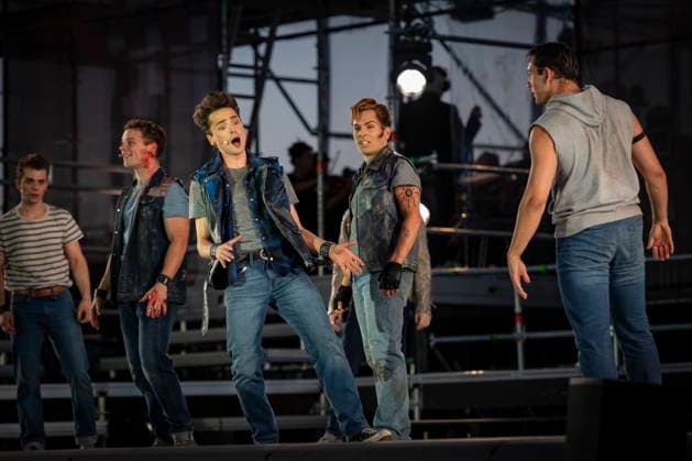 13.08.2026, Saarland, Ensdorf. Die West Side Story feiert am Donnerstagabend am Saarpolygon im Rahmen der diesjährigen Opernfestspiele mit zahlreichen Ehrengästen aus Politik, Kultur und Wirtschaft Premiere. *** August 13, 2026, Saarland, Ensdorf: *West Side Story* will premiere on Thursday evening at the Saarpolygon as part of this year’s opera festival, with numerous distinguished guests from the worlds of politics, culture, and business in attendance. bub