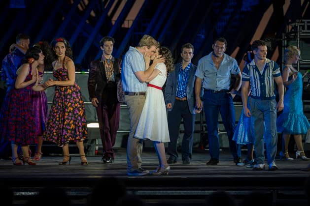 13.08.2026, Saarland, Ensdorf. Die West Side Story feiert am Donnerstagabend am Saarpolygon im Rahmen der diesjährigen Opernfestspiele mit zahlreichen Ehrengästen aus Politik, Kultur und Wirtschaft Premiere. *** August 13, 2026, Saarland, Ensdorf: *West Side Story* will premiere on Thursday evening at the Saarpolygon as part of this year’s opera festival, with numerous distinguished guests from the worlds of politics, culture, and business in attendance. bub