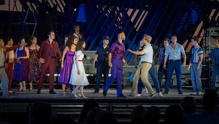 13.08.2026, Saarland, Ensdorf. Die West Side Story feiert am Donnerstagabend am Saarpolygon im Rahmen der diesjährigen Opernfestspiele mit zahlreichen Ehrengästen aus Politik, Kultur und Wirtschaft Premiere. *** August 13, 2026, Saarland, Ensdorf: *West Side Story* will premiere on Thursday evening at the Saarpolygon as part of this year’s opera festival, with numerous distinguished guests from the worlds of politics, culture, and business in attendance. bub