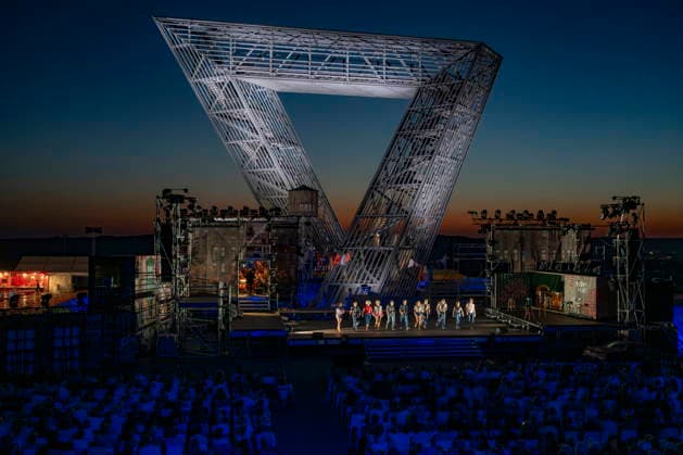 13.08.2026, Saarland, Ensdorf. Die West Side Story feiert am Donnerstagabend am Saarpolygon im Rahmen der diesjährigen Opernfestspiele mit zahlreichen Ehrengästen aus Politik, Kultur und Wirtschaft Premiere. *** August 13, 2026, Saarland, Ensdorf: *West Side Story* will premiere on Thursday evening at the Saarpolygon as part of this year’s opera festival, with numerous distinguished guests from the worlds of politics, culture, and business in attendance. bub
