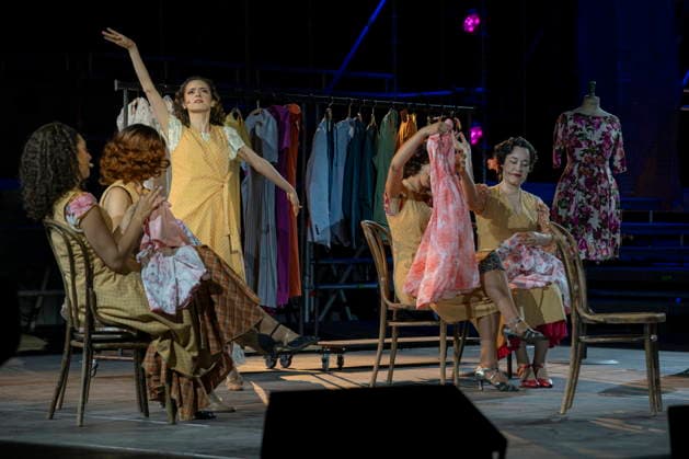 13.08.2026, Saarland, Ensdorf. Die West Side Story feiert am Donnerstagabend am Saarpolygon im Rahmen der diesjährigen Opernfestspiele mit zahlreichen Ehrengästen aus Politik, Kultur und Wirtschaft Premiere. *** August 13, 2026, Saarland, Ensdorf: *West Side Story* will premiere on Thursday evening at the Saarpolygon as part of this year’s opera festival, with numerous distinguished guests from the worlds of politics, culture, and business in attendance. bub