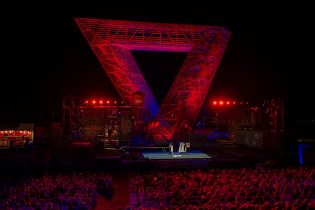 13.08.2026, Saarland, Ensdorf. Die West Side Story feiert am Donnerstagabend am Saarpolygon im Rahmen der diesjährigen Opernfestspiele mit zahlreichen Ehrengästen aus Politik, Kultur und Wirtschaft Premiere. *** August 13, 2026, Saarland, Ensdorf: *West Side Story* will premiere on Thursday evening at the Saarpolygon as part of this year’s opera festival, with numerous distinguished guests from the worlds of politics, culture, and business in attendance. bub