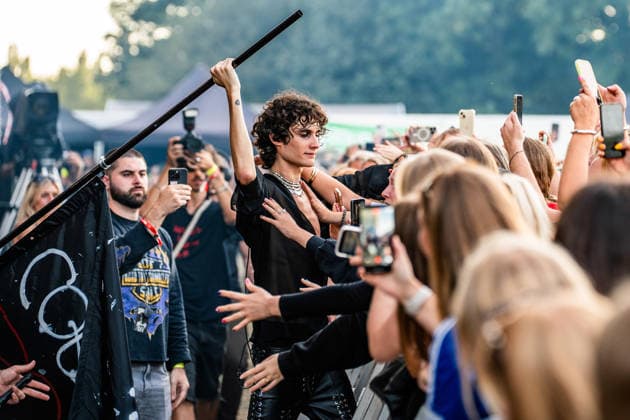 Sombr live at Syd For Solen 2026 Copenhagen, Denmark. 13th, August 2026. The American singer and songwriter Sombr performs a live concert during the Danish music festival Syd For Solen 2026 in Copenhagen. Here he is seen with the fans front row. Denmark, Copenhagen  Copyright: xGonzalesxPhoto RolfxMeldgaardx