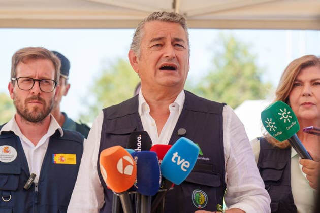 Antonio Sanz Provides an Update on the Fire at the PMA in Niebla. First Vice President and Minister of the Presidency, Health, and Emergencies, Antonio Sanz, addresses the media. August 14, 2026, in Niebla, Huelva, Andalusia, Spain. The First Vice President and Minister of the Presidency, Health, and Emergencies, Antonio Sanz, addresses the media at the Forward Command Post for the fire in Niebla, Huelva. His briefing provides information on the fire’s progress and the status of the emergency response deployed in the area. AUGUST 14, 2026 Francisco J Niebla, Huelva, Andalusia; Niebla, Huelva, Andalusia, Spain  Copyright: xFranciscoxJ.xOlmox 7713911