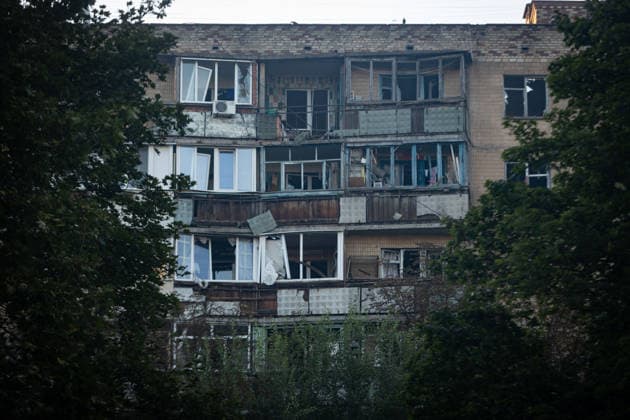 Aftermath of a Russian airstrike in Kramatorsk KRAMATORSK, UKRAINE - AUGUST 14: A view of a damaged apartment building following a Russian airstrike in a residential area of Kramatorsk, Ukraine, on August 14, 2026. Francisco Richart Anadolu Kramatorsk Ukraine. Editorial use only. Please get in touch for any other usage.  Copyright: x2026xAnadoluxFranciscoxRichartx