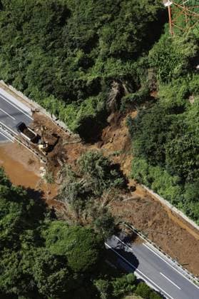 Aftermath of torrential rain in eastern Japan Photo taken from a Kyodo News helicopter shows the site of a mudslide in Togane in Chiba Prefecture, east of Tokyo, on Aug. 14, 2026, after torrential rain overnight.  A14AA0005625814P