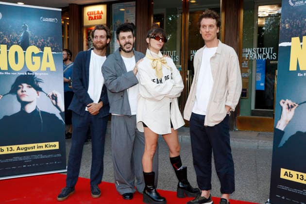 NOGA , Filmpremiere im Cinema Paris, Berlin, 13.08.2026 Jono Bergmann, das israelische Musiker-Duo und Ehepaar Ori Rousso und Noga Erez, und Benji Bergmann bei der Berlin Premiere von NOGA im Cinema Paris in Berlin am 13.8.2026 Berlin Cinema Paris *** NOGA, Film Premiere at Cinema Paris, Berlin, August 13, 2026 Jono Bergmann, the Israeli musical duo and married couple Ori Rousso and Noga Erez, and Benji Bergmann at the Berlin premiere of NOGA at Cinema Paris in Berlin on August 13, 2026 Berlin Cinema Paris Copyright: xAnitaxBuggex