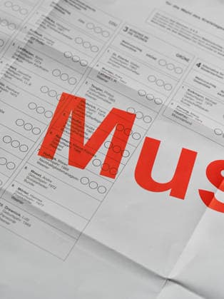 Landkreis Leer muss 27.500 Stimmzettel neu drucken Blick auf den fehlerhaften Stimmzettel. Ankreuzfelder fehlen bei vier Kandidaten für die Wahl des Kreistags. Leer Niedersachsen Deutschland *** Leer District Must Reprint 27,500 Ballots: A Look at the Faulty Ballot—Checkboxes Missing for Four Candidates in the Leer District Council Election, Lower Saxony, Germany Copyright: xdiebildwerftx