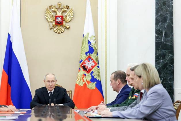 RUSSIA, MOSCOW - AUGUST 14, 2026: Russia s President Vladimir Putin (L) is seen during a meeting of standing members of Russia s Security Council in the Kremlin Moscow Russia  - ZUMAt113 20260814_zaa_t113_076 Copyright: xAlexanderxKazakovx