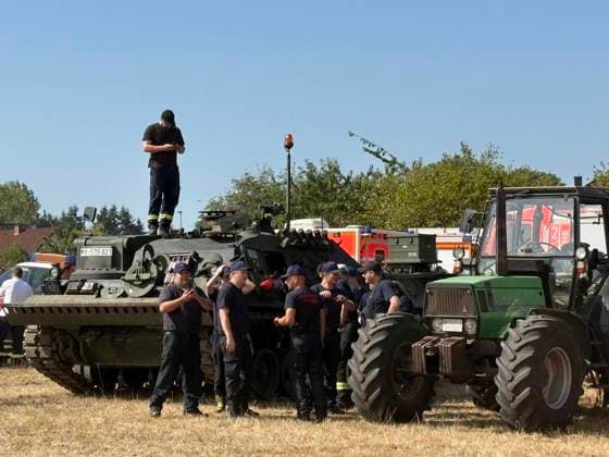 Waldbrand im Hürtgenwald ** NUR FÜR REDAKTIONELLE ZWECKE ** EDITORIAL USE ONLY **<p>Waldbrand im Hürtgenwald Der Waldbrand im Hürtgenwald hat sich am Freitag den 14.August.2026 auf mehrere Hundert Hektar Waldfläche ausgebreitet. Deutschland NRW Hütgenwald *** Forest Fire in the Hürtgenwald ** FOR EDITORIAL USE ONLY ** EDITORIAL USE ONLY ** p Forest fire in the Hürtgenwald The forest fire in the Hürtgenwald spread to several hundred hectares of forest on Friday, August 14, 2026. Germany, North Rhine-Westphalia, Hürtgenwald Copyright: doc875lfhy1wfs187hgxfvy ,EDITORIAL USE ONLY