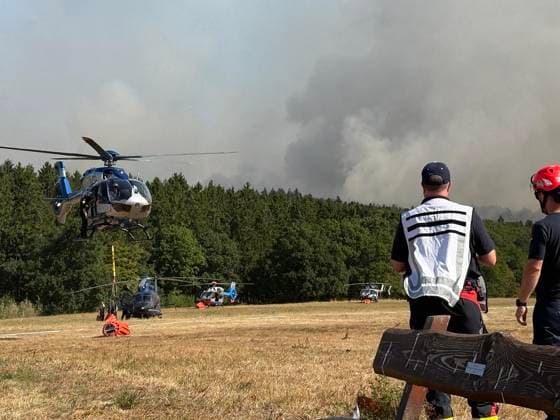 Waldbrand im Hürtgenwald ** NUR FÜR REDAKTIONELLE ZWECKE ** EDITORIAL USE ONLY **<p>Waldbrand im Hürtgenwald Der Waldbrand im Hürtgenwald hat sich am Freitag den 14.August.2026 auf mehrere Hundert Hektar Waldfläche ausgebreitet. Deutschland NRW Hütgenwald *** Forest Fire in the Hürtgenwald ** FOR EDITORIAL USE ONLY ** EDITORIAL USE ONLY ** p Forest fire in the Hürtgenwald The forest fire in the Hürtgenwald spread to several hundred hectares of forest on Friday, August 14, 2026. Germany, North Rhine-Westphalia, Hürtgenwald Copyright: doc875lfhfmrg015camulb0 ,EDITORIAL USE ONLY