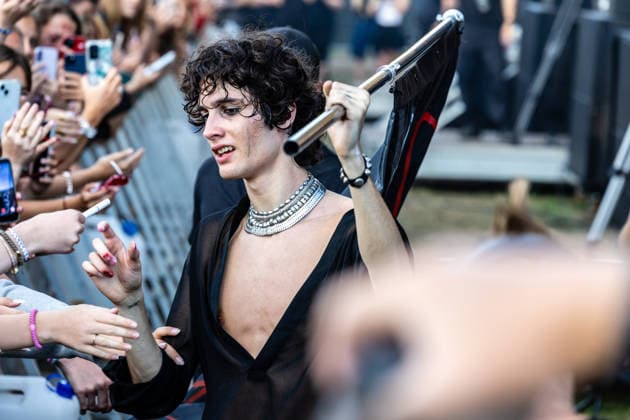 Sombr live at Syd For Solen 2026 Copenhagen, Denmark. 13th, August 2026. The American singer and songwriter Sombr performs a live concert during the Danish music festival Syd For Solen 2026 in Copenhagen. Here Sombr is seen with the fans front row. Denmark, Copenhagen  Copyright: xGonzalesxPhoto ErlingxBrodersenx