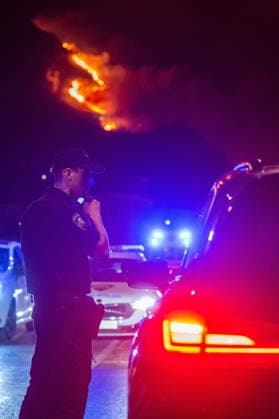 Omis, Croatia, 140826. A large fire broke out last night in Lokva Rogoznica and spread to the area above Omis. Houses and cars were burned. Traffic on the Adriatic Highway was disrupted, residents and tourists from the affected area were evacuated, and firefighters are on the ground extinguishing the fire, which is being made more difficult by strong winds. Photo: Tom Dubravec CROPIX Split CROATIA Copyright: xxTomxDubravecx xCROPIXx omis_pozar_td206-140826