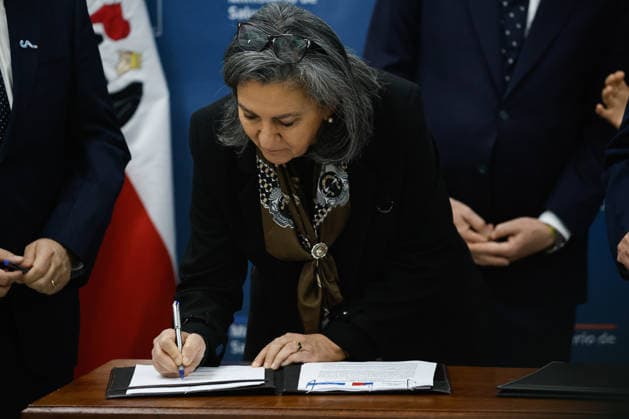 Santiago, August 14, 2026 The President of the Republic, Jose Antonio Kast, alongside Health Minister May Chomali, announces an agreement between the Ministry of Health, Fonasa, and Caja de los Andes to treat patients on the waiting list Diego Martin Aton Chile, Aton 1180652 jpeg  Copyright: DIEGOxMARTIN ATONxCHILE