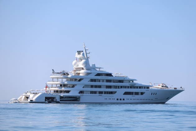 Jeff Bezos Yacht Anchored Off Forte dei Marmi Coast Jeff Bezos s yacht is anchored off the coast of the seaside resort of Forte dei Marmi, Italy on April 14, 2026. Photo by Iacopo Giannini IPA ABACAPRESS.COM Forte dei Marmi: Italy  Copyright: xIPA ABACAx