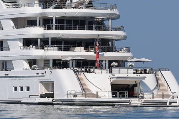 Jeff Bezos Yacht Anchored Off Forte dei Marmi Coast Jeff Bezos s yacht is anchored off the coast of the seaside resort of Forte dei Marmi, Italy on April 14, 2026. Photo by Iacopo Giannini IPA ABACAPRESS.COM Forte dei Marmi: Italy  Copyright: xIPA ABACAx