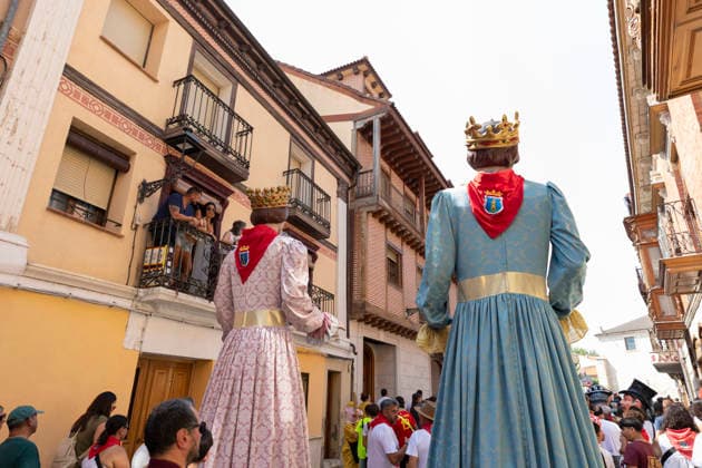 August 14, 2026, PeoÂ±Afiel, Valladolid, USA: A procession Ã¢â‚¬oeDesfile de Gigantes y CabezudosÃ¢â‚¬Â marks the official opening of the Fiestas de Nuestra SeoÂ±ora y San Roque in PeoÂ±afiel, Spain on Friday, August 14, 2026. The Ã¢â‚¬oeGiganteÃ¢â‚¬Â figures represent archetypal kings and queens of Castile. The annual festival, taking place this year on August 14-18, includes traditional processions, bullfighting and and musical events. PeoÂ±Afiel USA  - ZUMAg235 20260814_zap_g235_014 Copyright: xPaulxChristianxGordonx