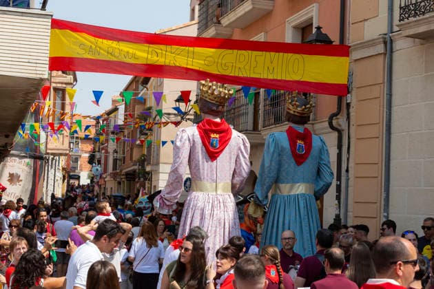 August 14, 2026, PeoÂ±Afiel, Valladolid, USA: A procession Ã¢â‚¬oeDesfile de Gigantes y CabezudosÃ¢â‚¬Â marks the official opening of the Fiestas de Nuestra SeoÂ±ora y San Roque in PeoÂ±afiel, Spain on Friday, August 14, 2026. The Ã¢â‚¬oeGiganteÃ¢â‚¬Â figures represent archetypal kings and queens of Castile. The annual festival, taking place this year on August 14-18, includes traditional processions, bullfighting and and musical events. PeoÂ±Afiel USA  - ZUMAg235 20260814_zap_g235_018 Copyright: xPaulxChristianxGordonx