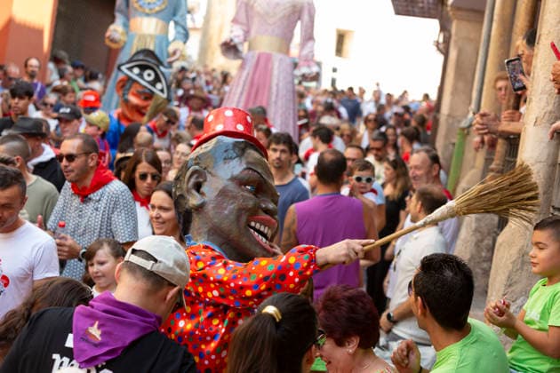 August 14, 2026, PeoÂ±Afiel, Valladolid, USA: A procession Ã¢â‚¬oeDesfile de Gigantes y CabezudosÃ¢â‚¬Â marks the official opening of the Fiestas de Nuestra SeoÂ±ora y San Roque in PeoÂ±afiel, Spain on Friday, August 14, 2026. The Ã¢â‚¬oeGiganteÃ¢â‚¬Â figures represent archetypal kings and queens of Castile. The annual festival, taking place this year on August 14-18, includes traditional processions, bullfighting and and musical events. represent archetypal kings and queens of Castile. The annual festival, taking place this year on August 14-18, includes traditional processions, bullfighting and and musical events. PeoÂ±Afiel USA  - ZUMAg235 20260814_zap_g235_019 Copyright: xPaulxChristianxGordonx